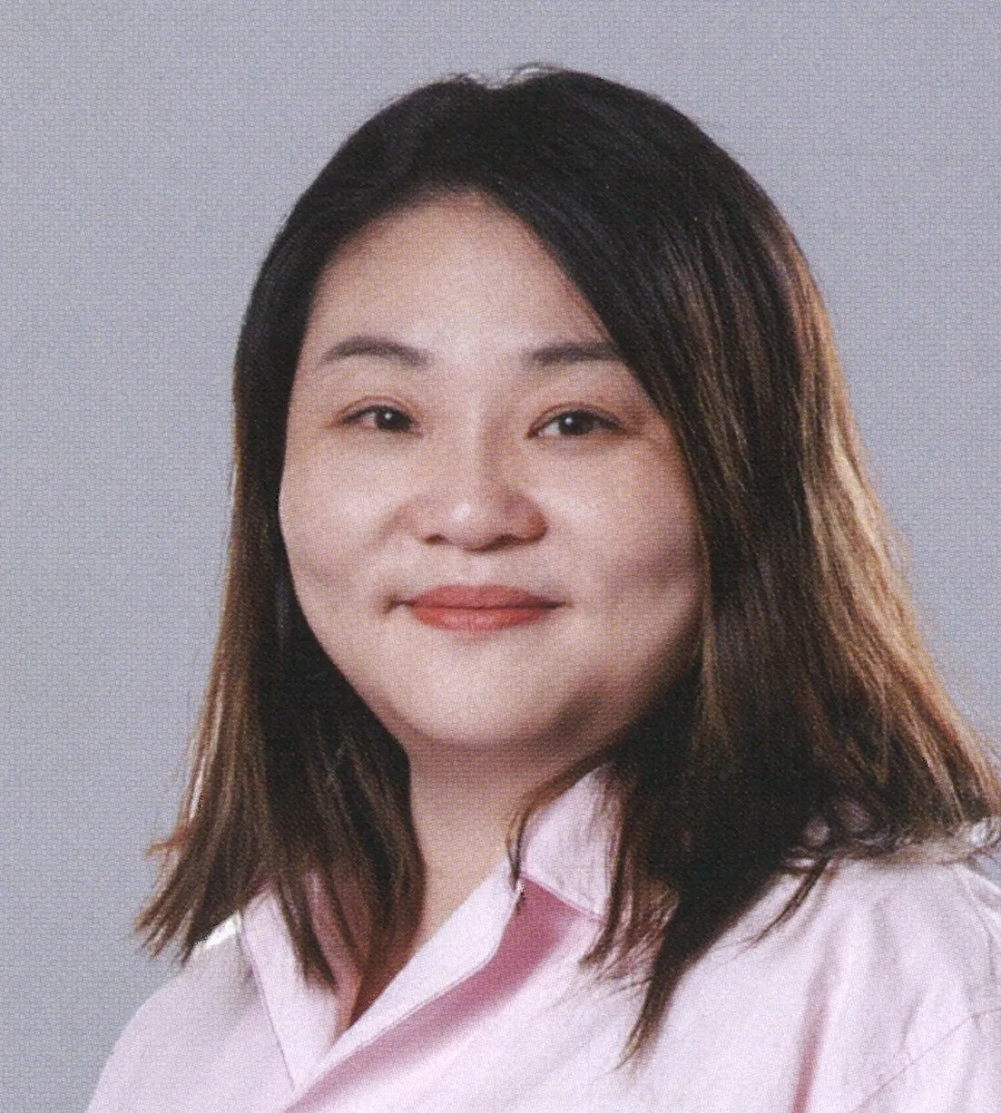 李霞女士
