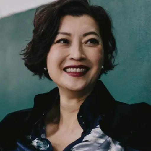 Ms Carmen Chiu 